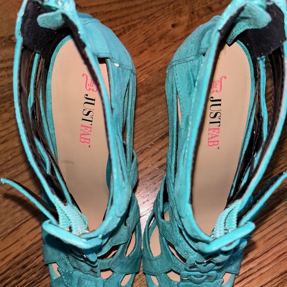 Like New Strappy Sandals - Picture 7 of 8